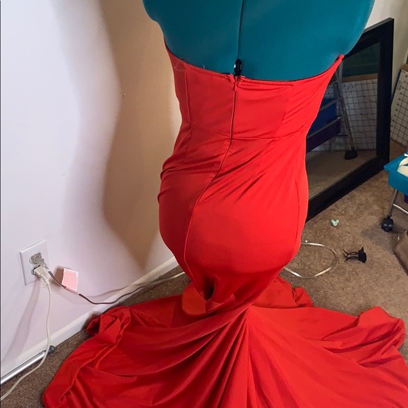 Jessica Rabbit-esque red dress! - Picture 5 of 8